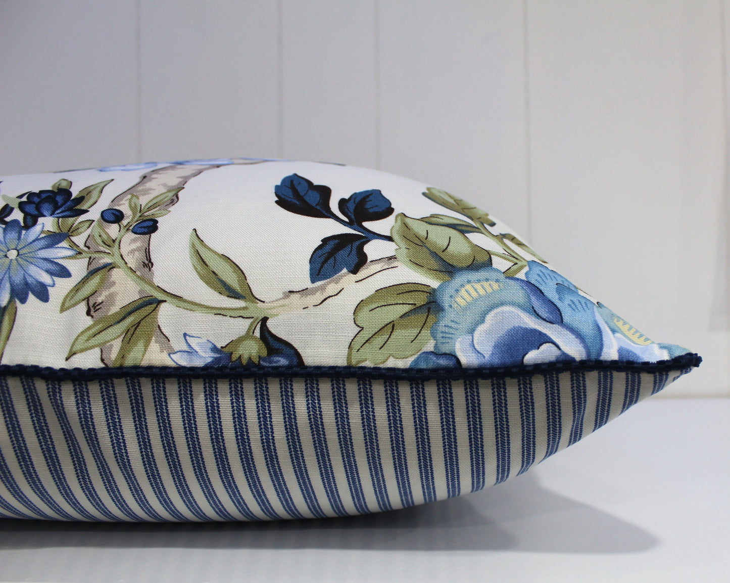 Waverly Mudan Porcelain Blue cushion