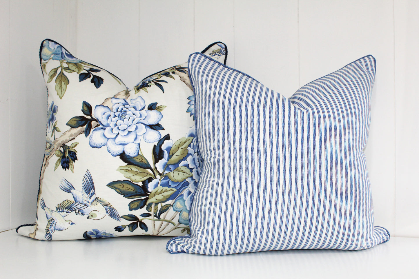 Waverly Mudan Porcelain Blue cushion