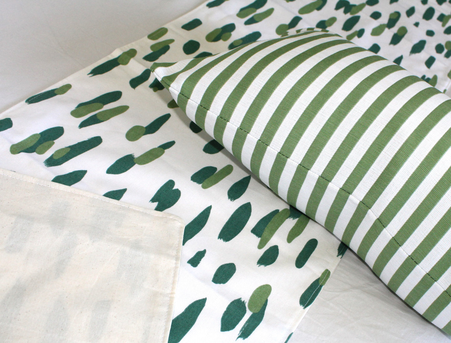 Green dotted Bed runner and Cushion cover bed set