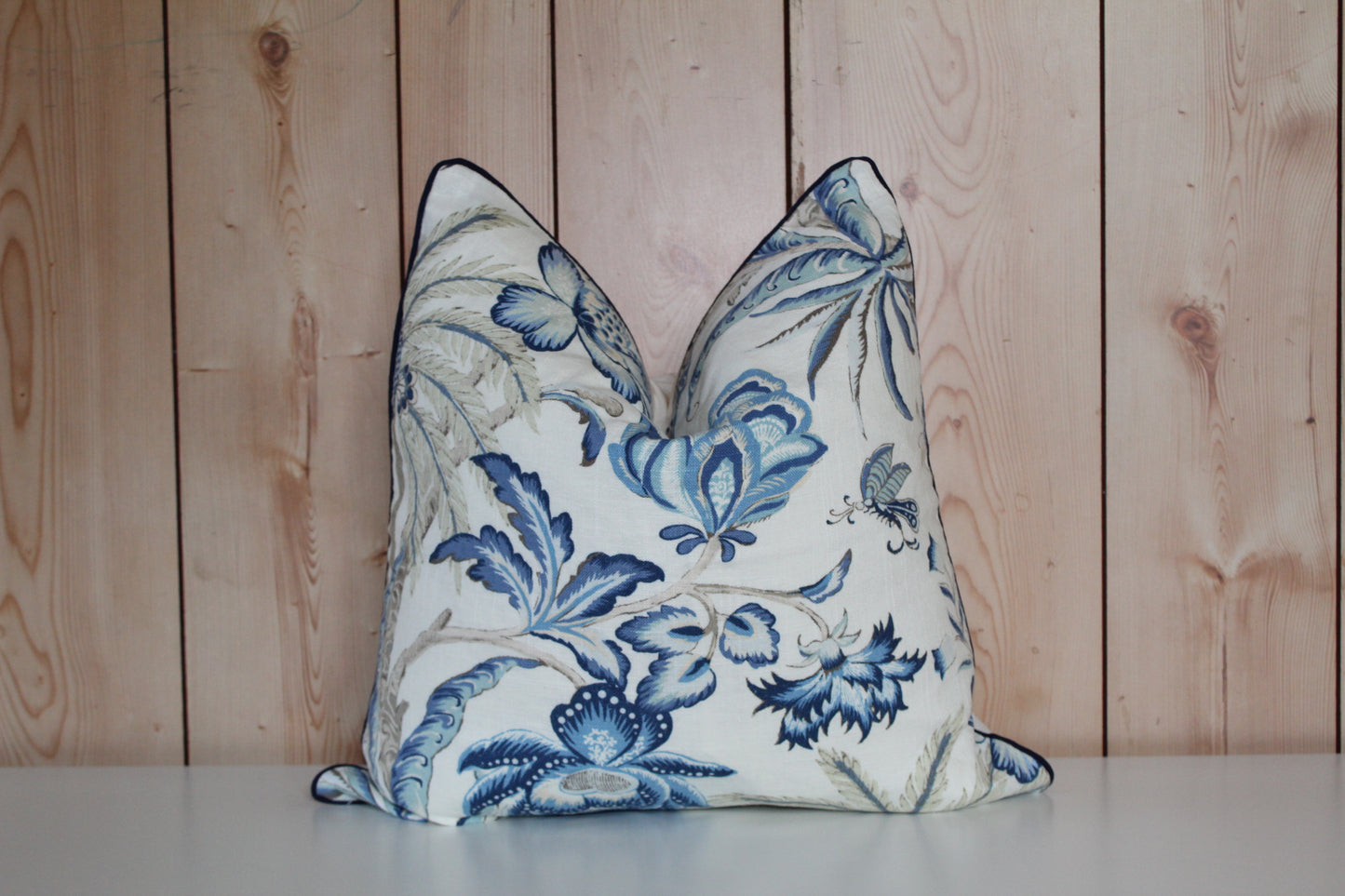 Exotic curiosity linen cover 45x45