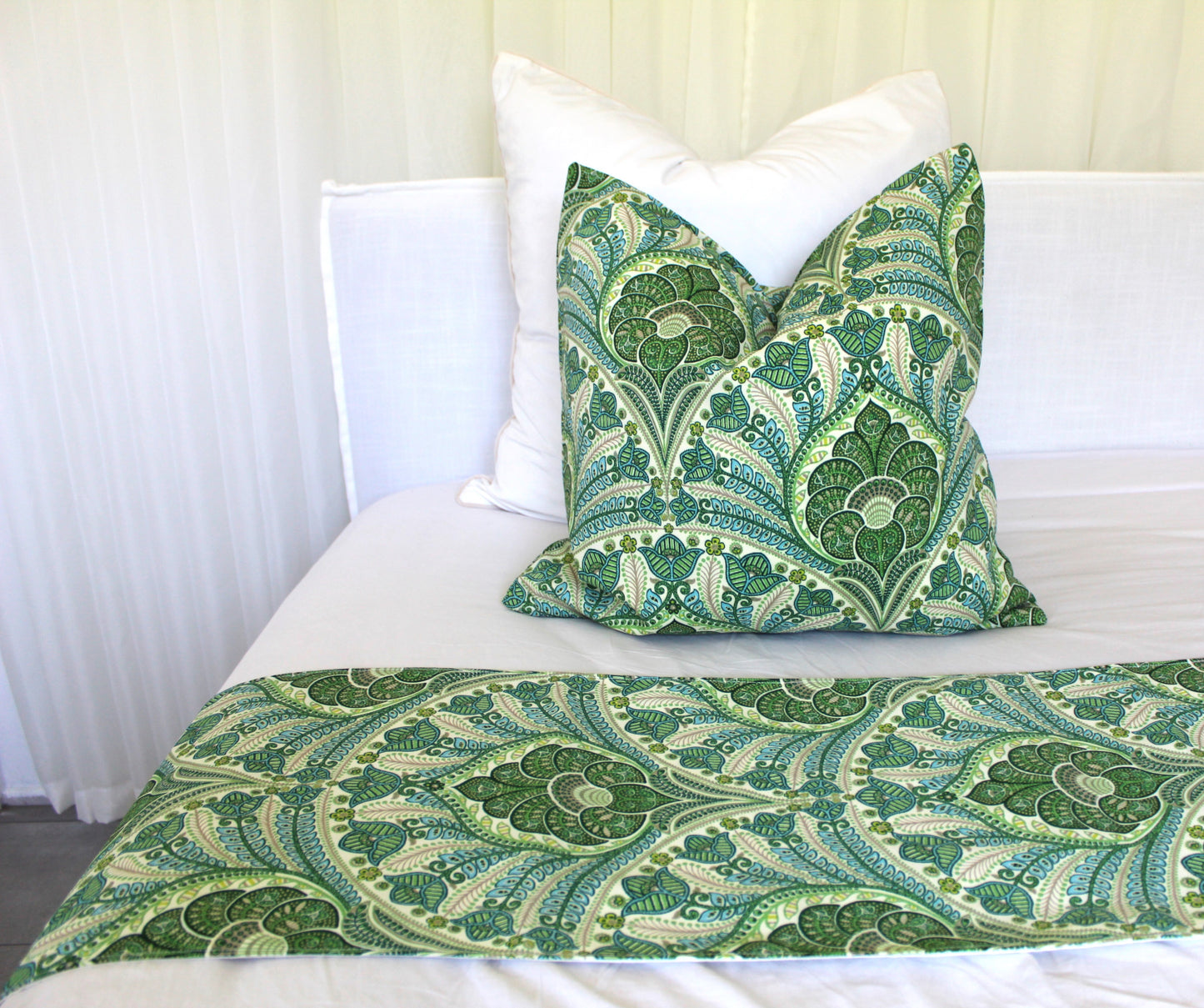 Tommy bahama bed runner + cushion cover. Bed Set